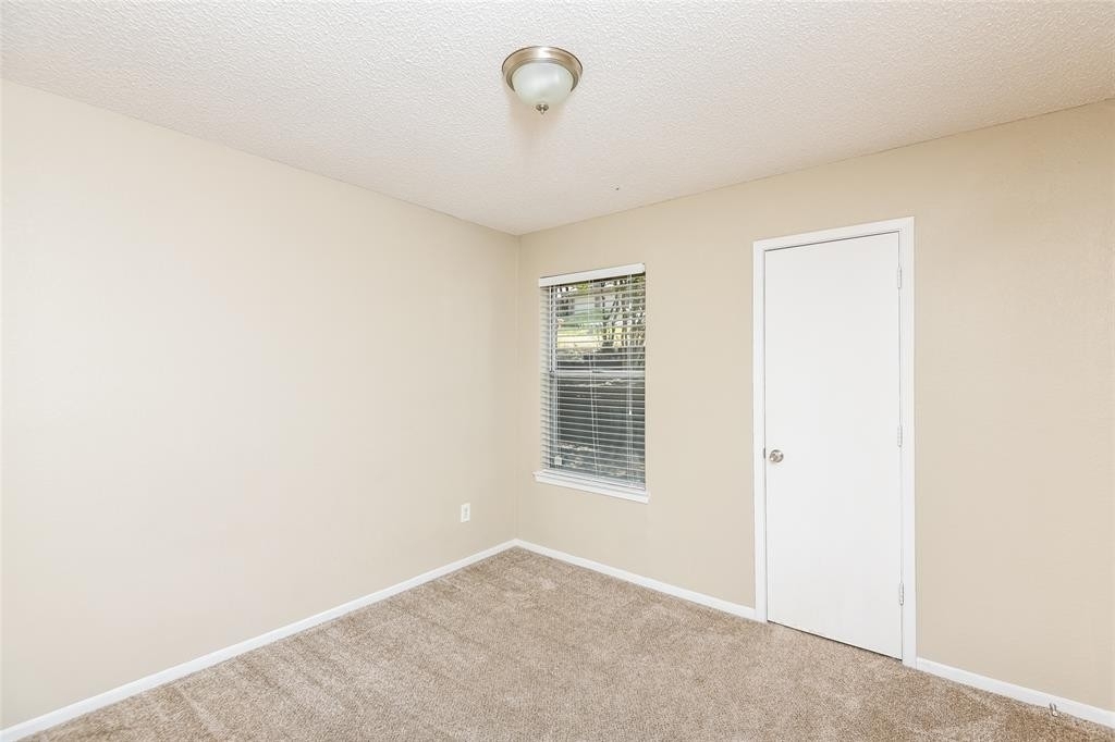 6407 Woods Edge Drive - Photo 11