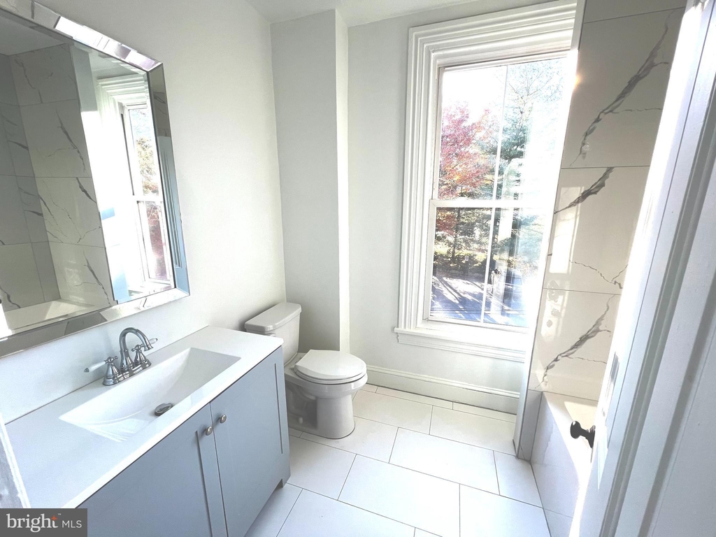 622 Berwyn Avenue - Photo 12