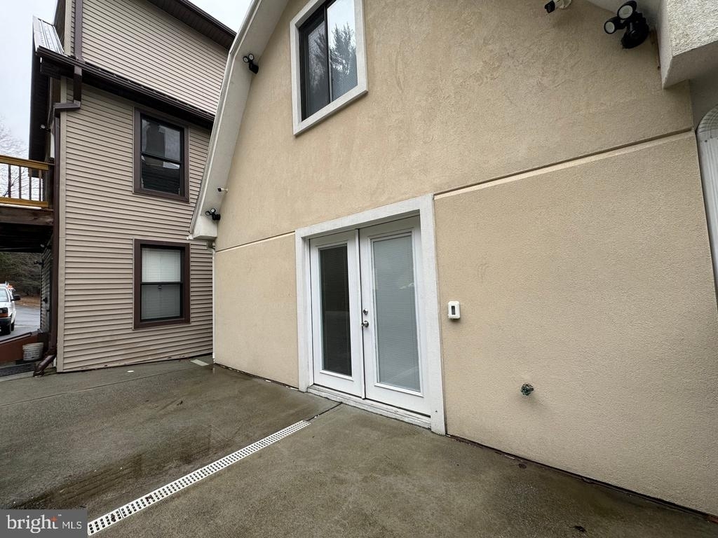 587 Peacock St - Photo 30