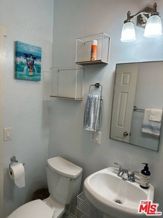 1025 Locust Ave - Photo 46