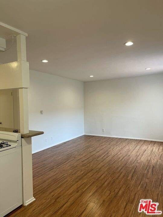 1620 Brockton Ave - Photo 5