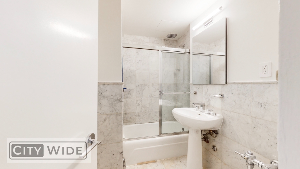 440 East 81st Street - Photo 3