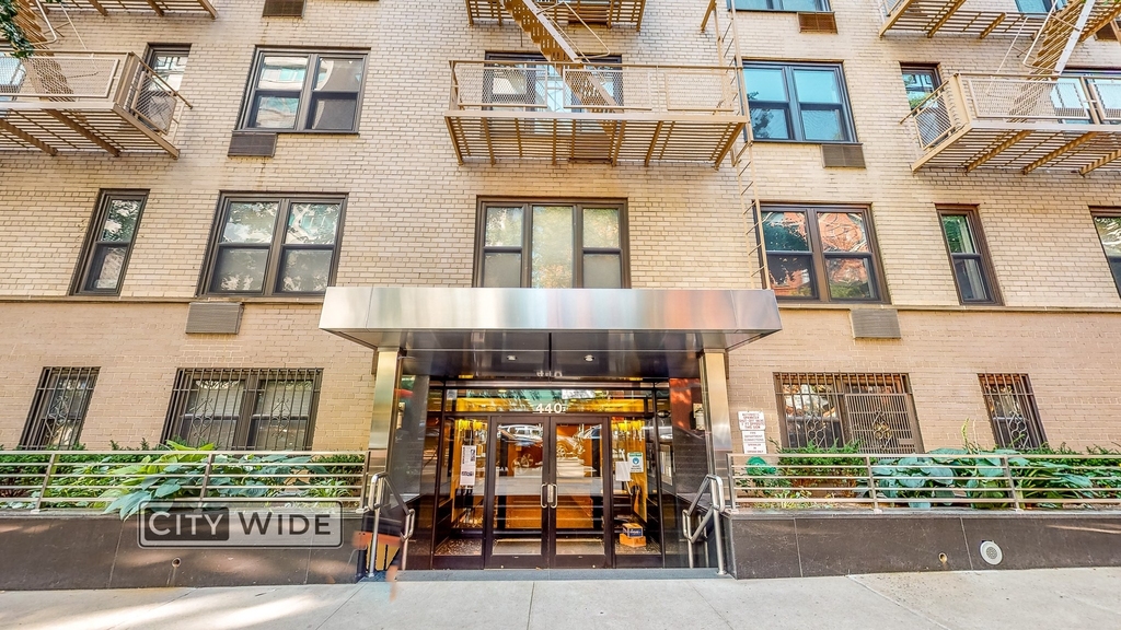 440 East 81st Street - Photo 5