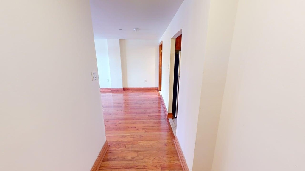 135-23 82nd Avenue, Briarwood NY 11435 - Photo 8