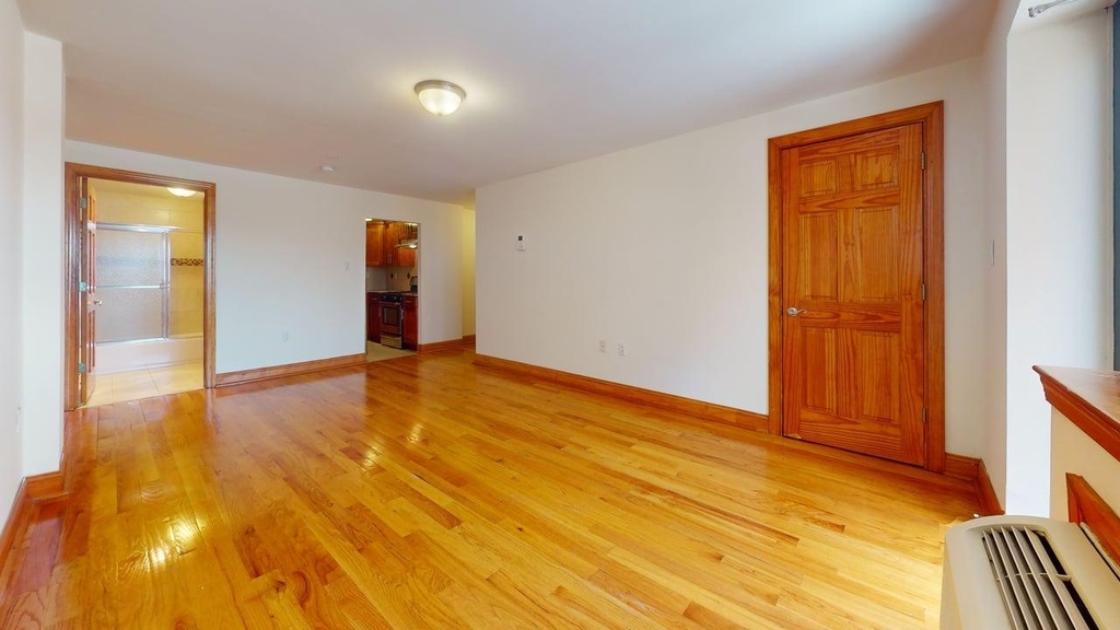 135-23 82nd Avenue, Briarwood NY 11435 - Photo 3