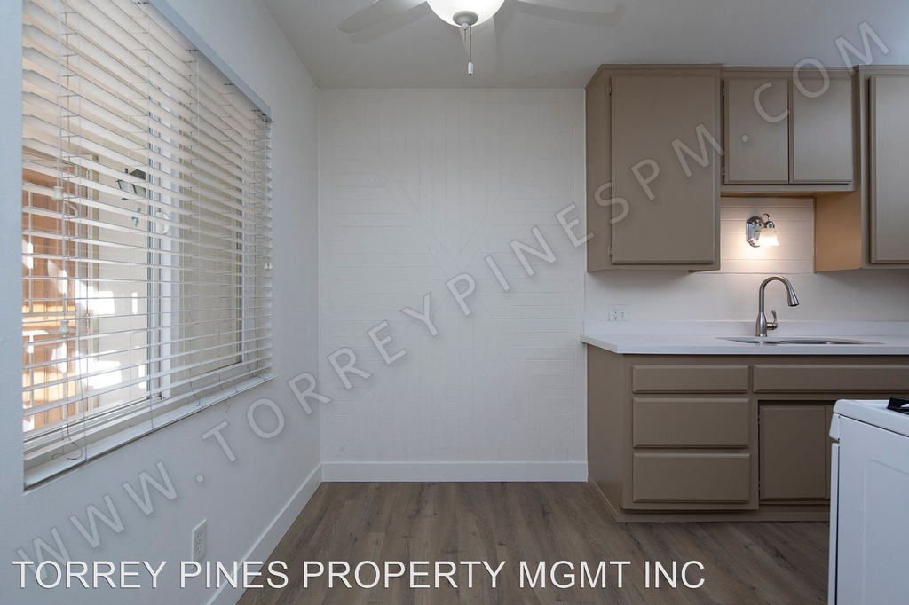 1236 Felspar Street - Photo 8