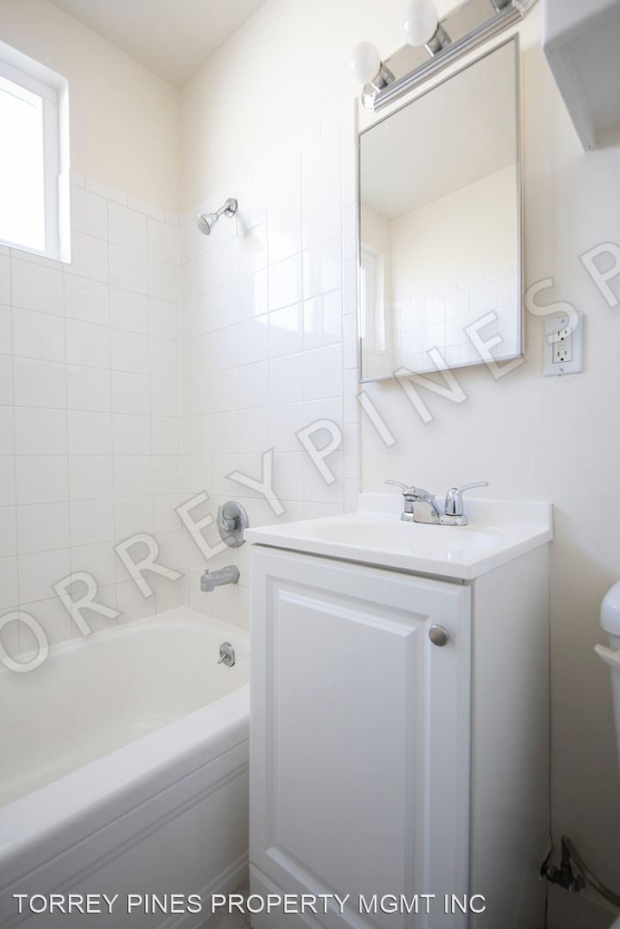 1236 Felspar Street - Photo 10