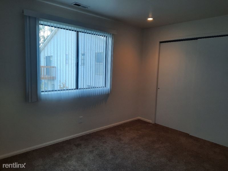 3026 North Prospect Street, Apt. E E - Photo 12