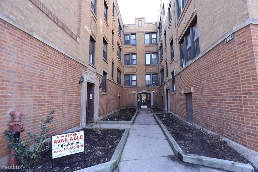 4216 N. Clark, Unit 7 - Photo 0