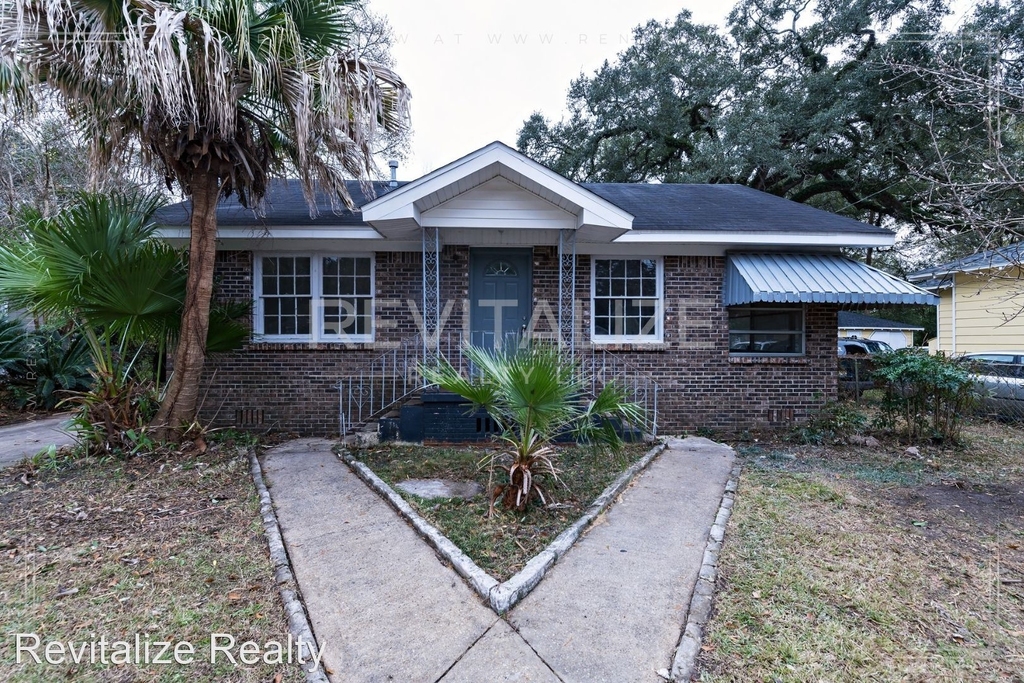 508 Avondale Ct - Photo 0