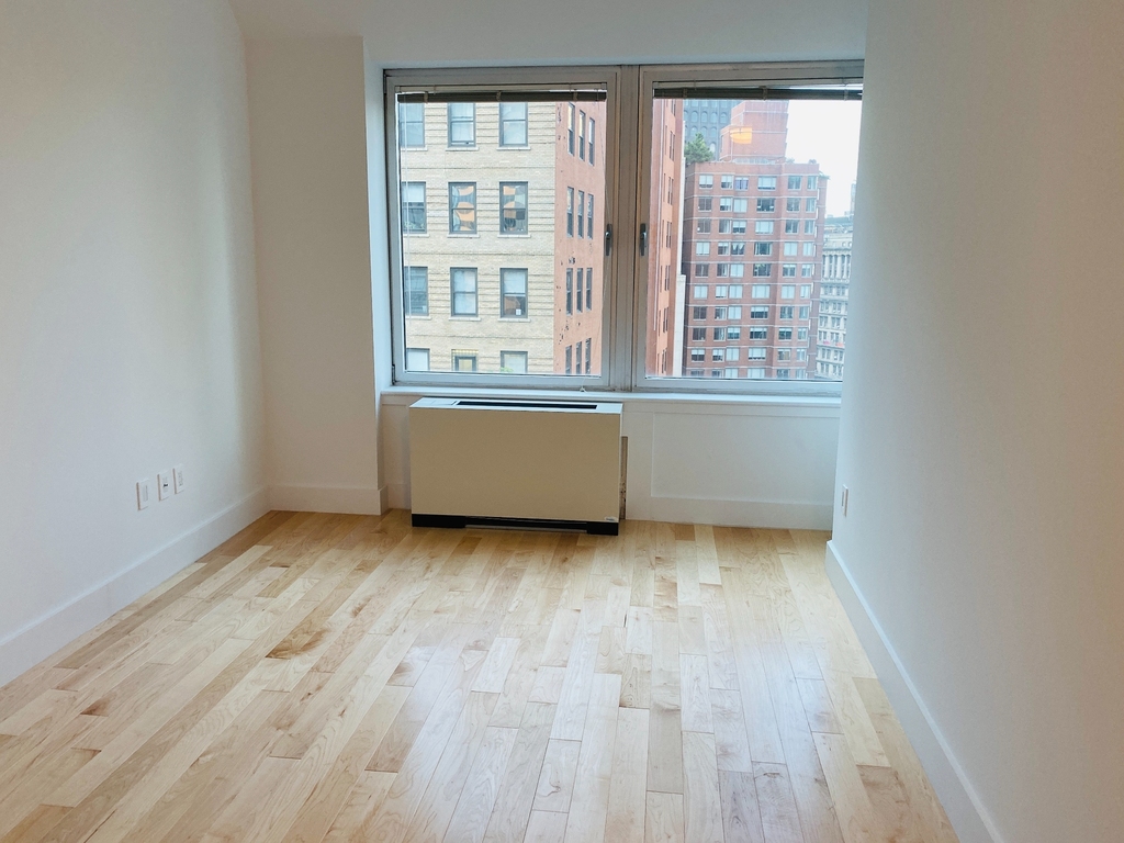 Water Street, New York - Photo 8