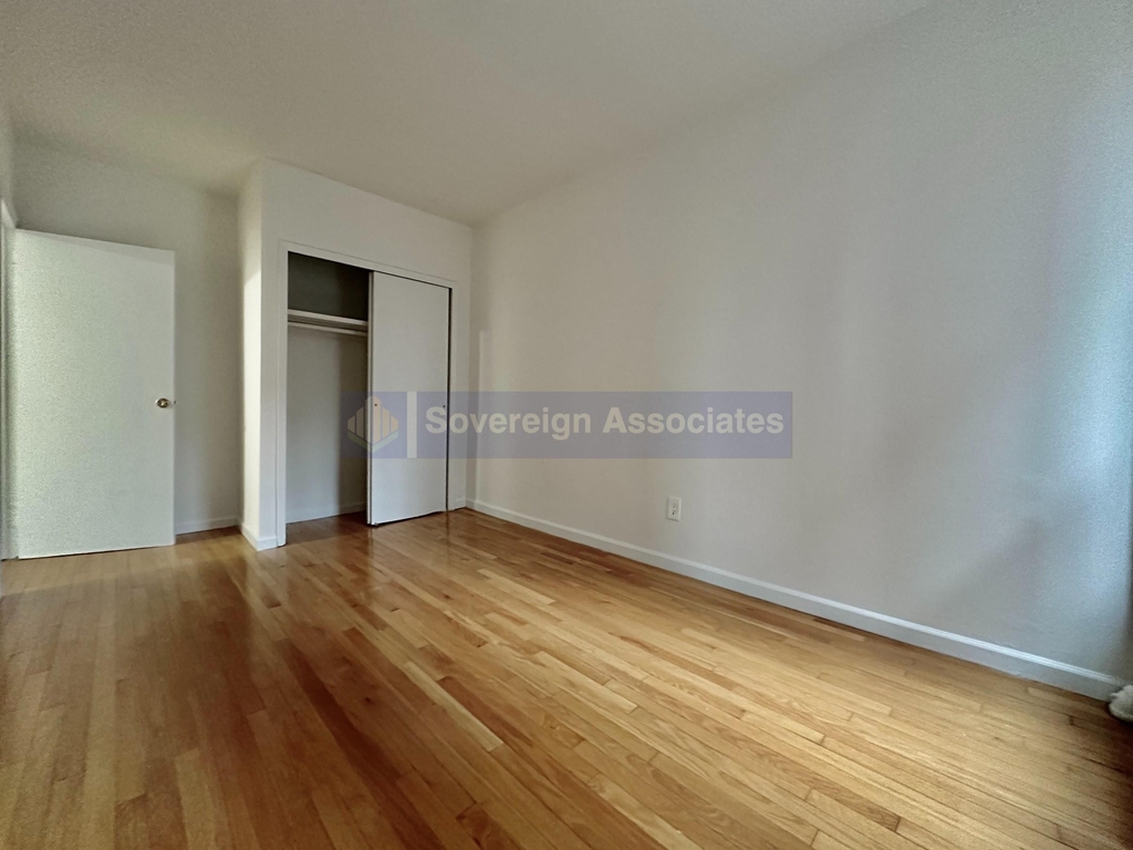 401 East 68th Street - Photo 2