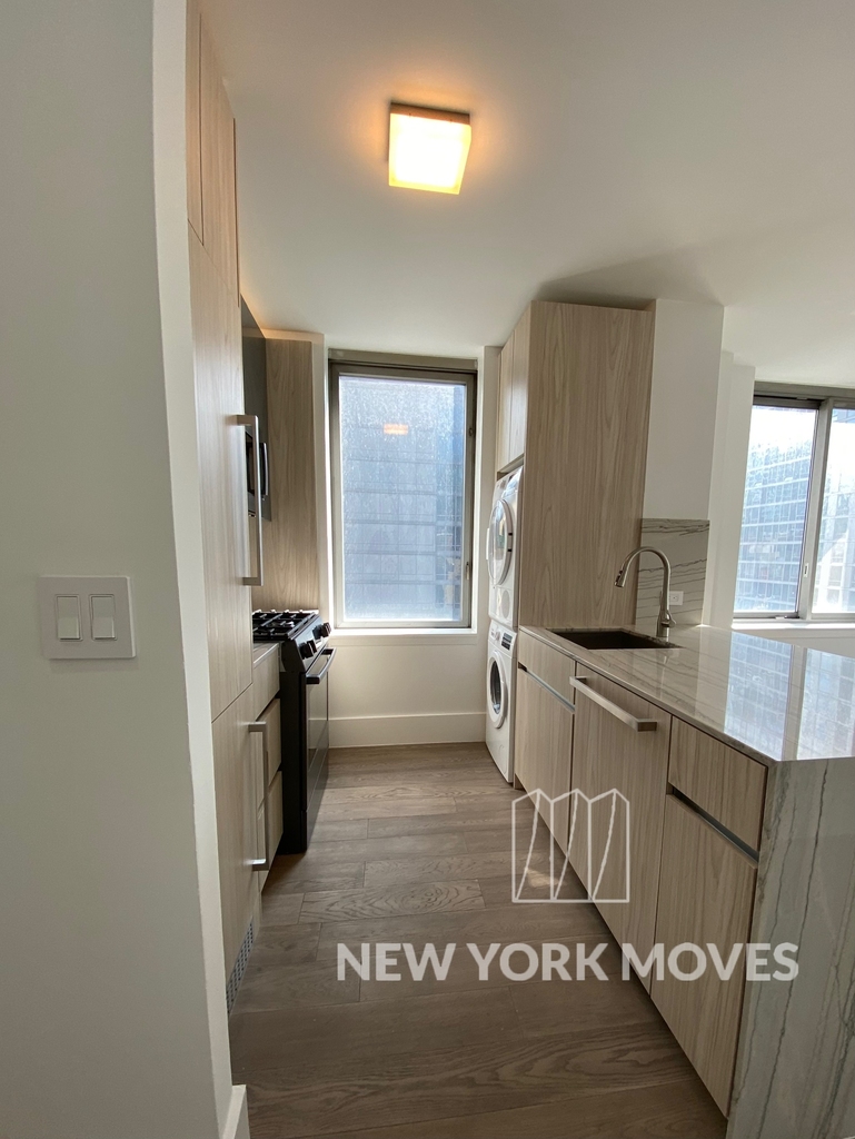  47th Street - Photo 1