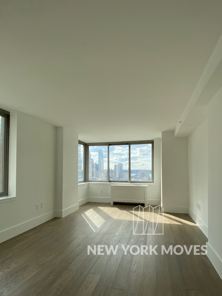  47th Street - Photo 3