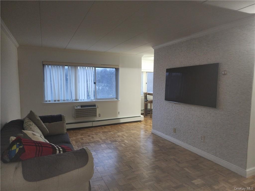 370 Central Park Avenue - Photo 16