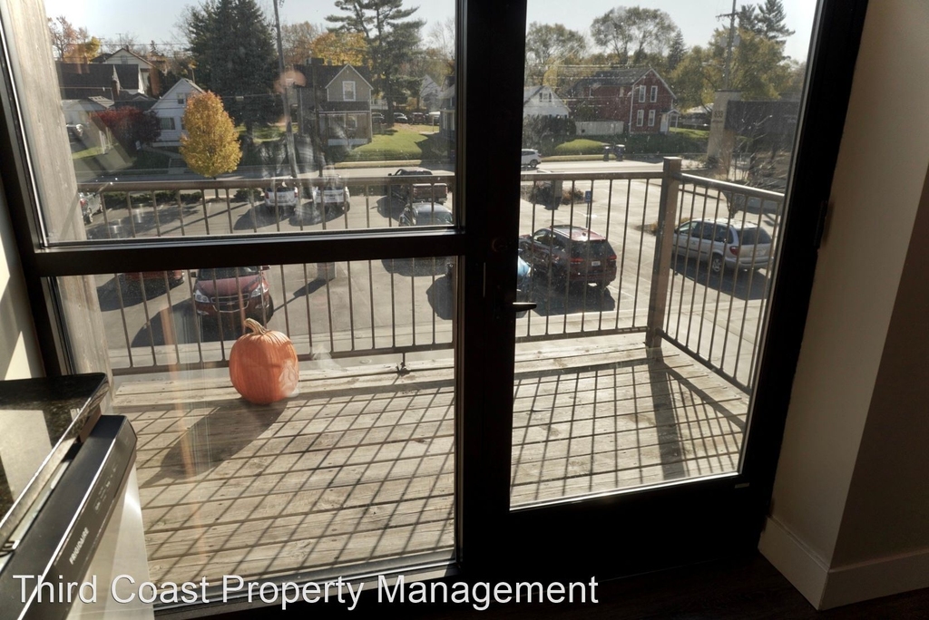 855 Michigan Street - Photo 4