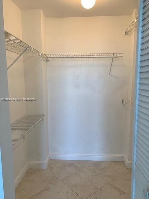 2425 Sw 27th Ave - Photo 14