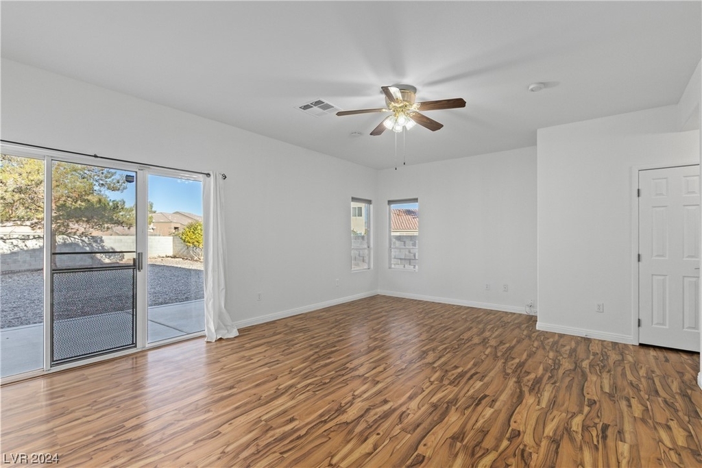 9475 Soloshine Street - Photo 5