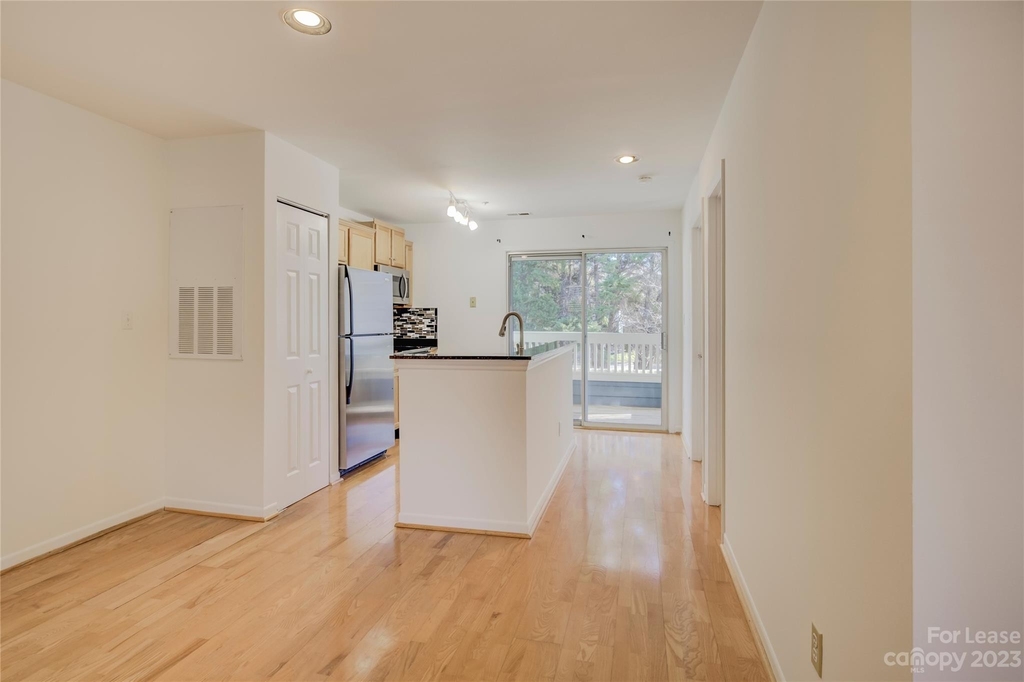 501 Olmsted Park Place - Photo 8