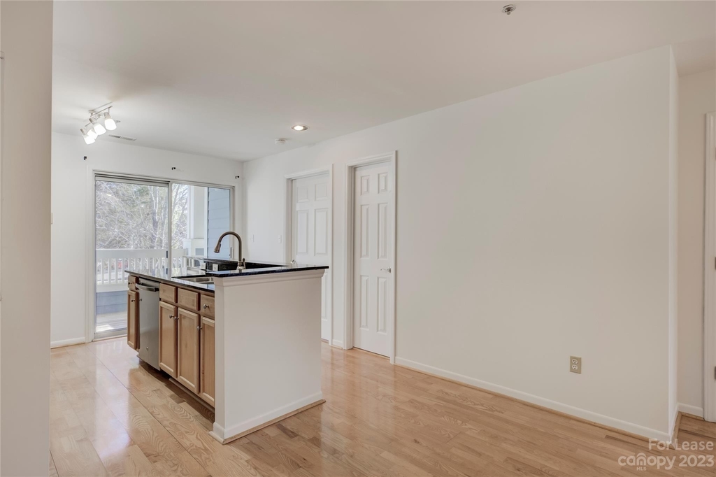 501 Olmsted Park Place - Photo 17