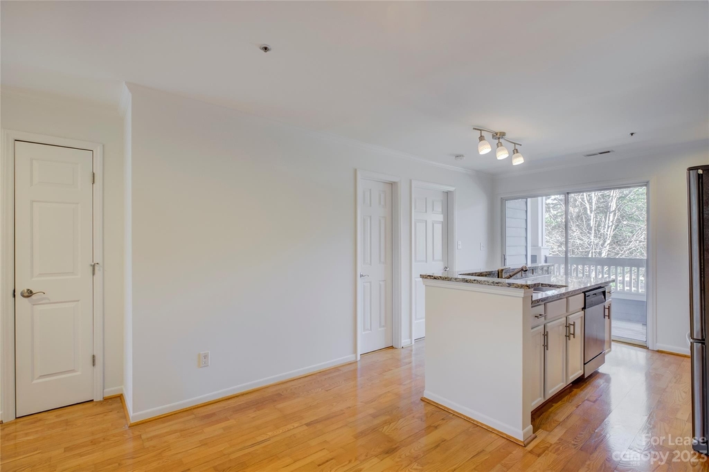 501 Olmsted Park Place - Photo 15