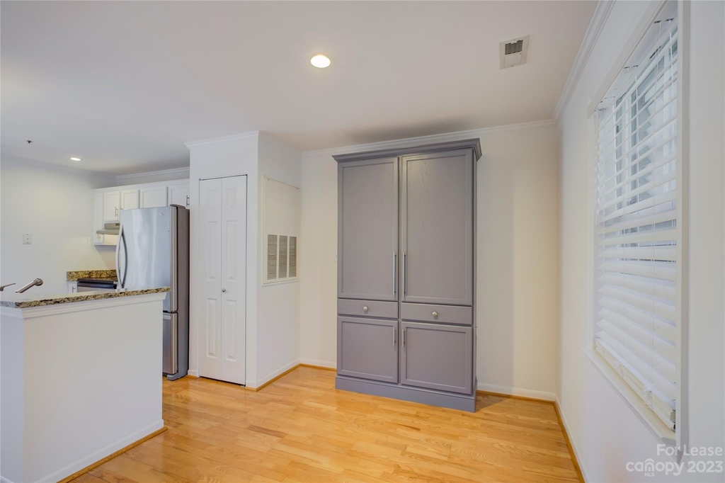 501 Olmsted Park Place - Photo 12