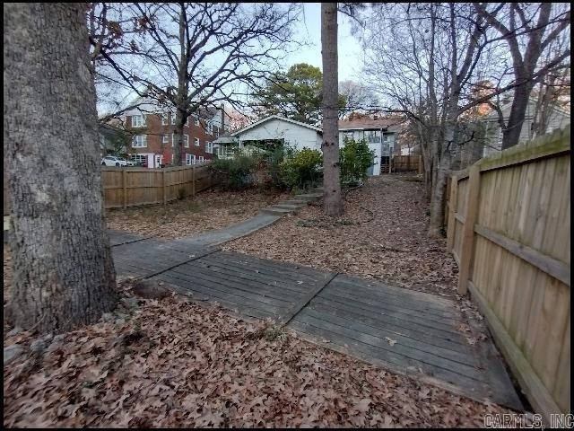 300 Vernon Ave - Photo 2