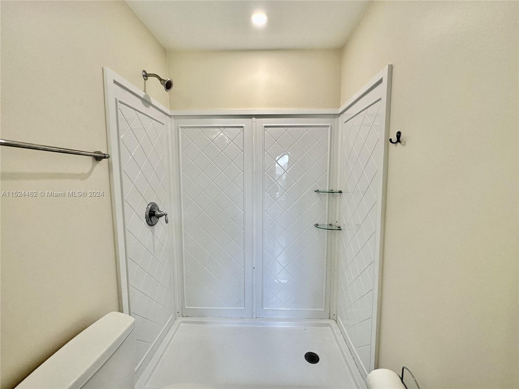 2620 Sw 31st Ave - Photo 8