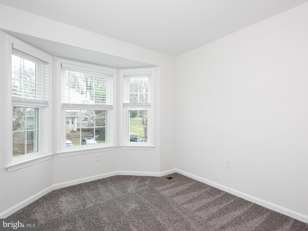 325 Jenville Court - Photo 21