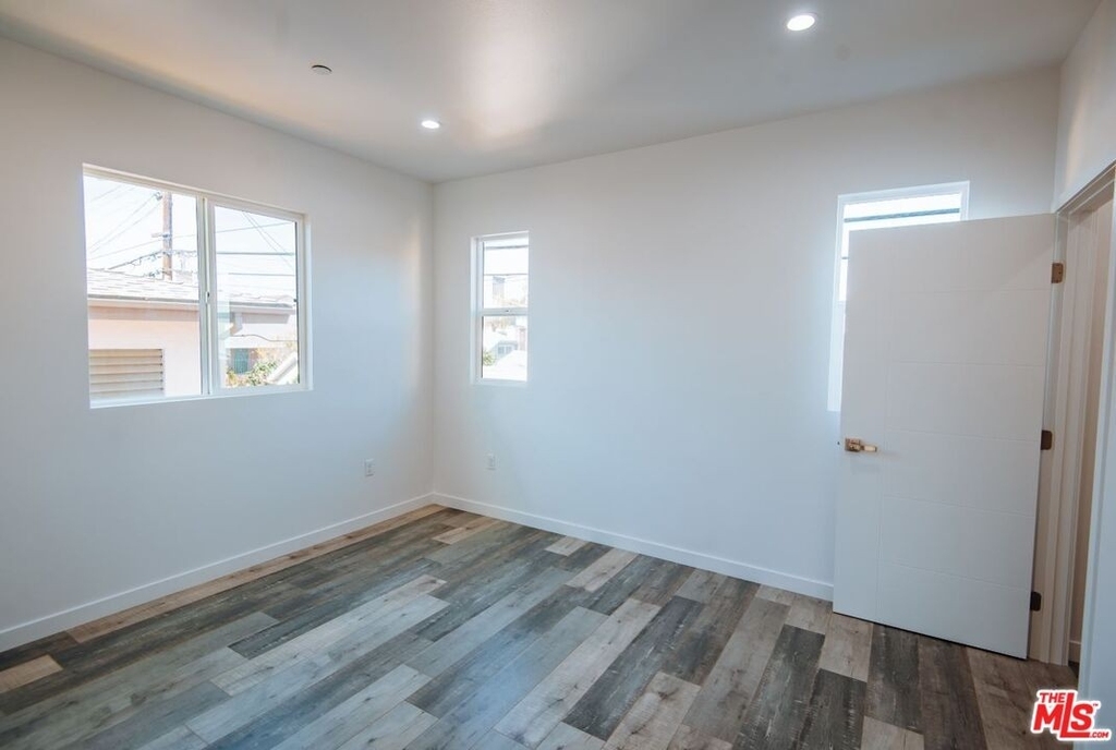 156 N Mariposa Ave - Photo 5