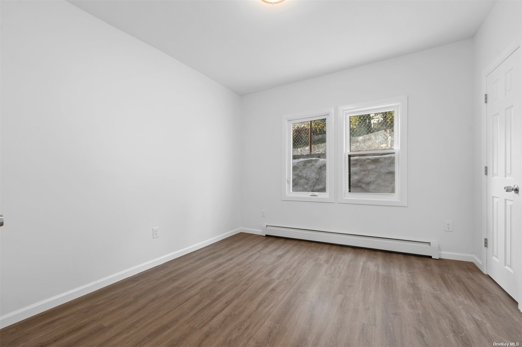 295 Mclean Avenue - Photo 8