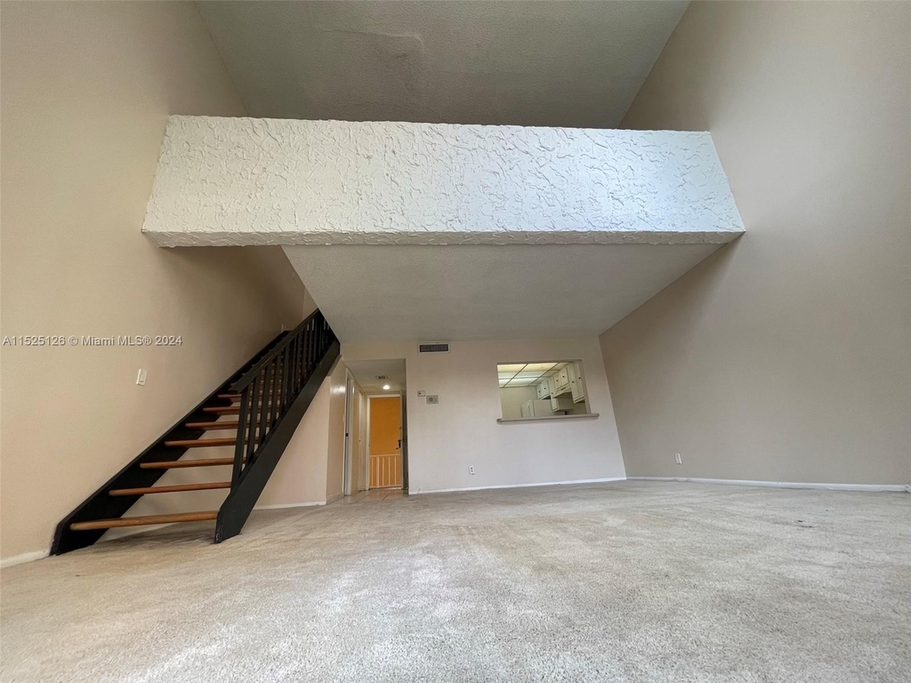 18111 Nw 68th Ave - Photo 5