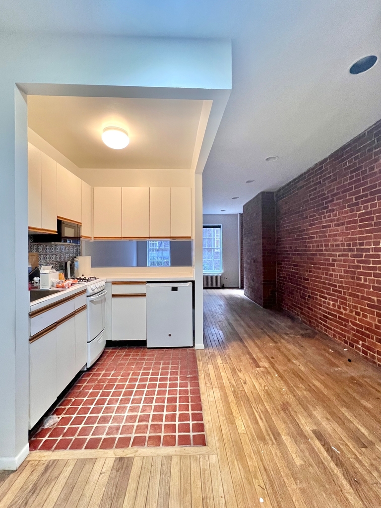 311 East 81st Street - Photo 3