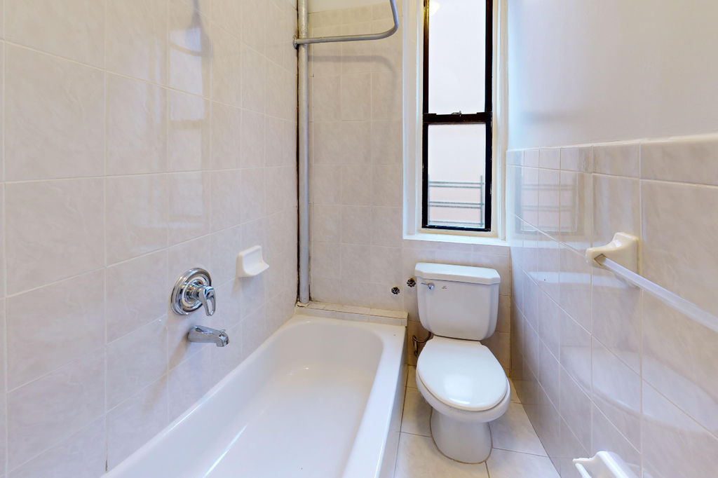 248 Wadsworth ave - Photo 2