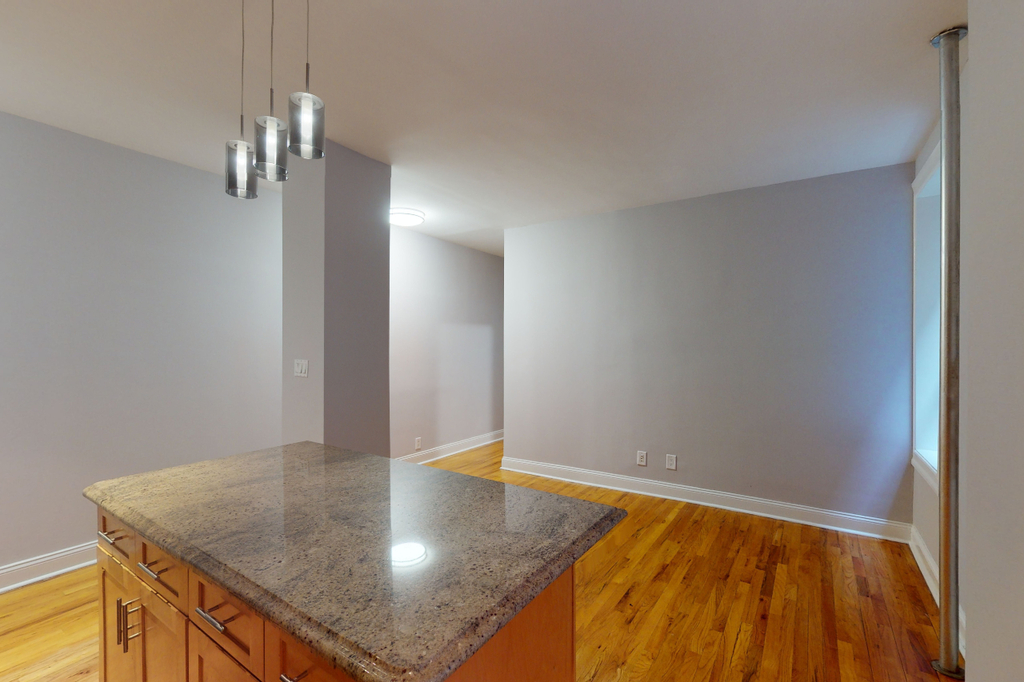 501 West 101 - Photo 2