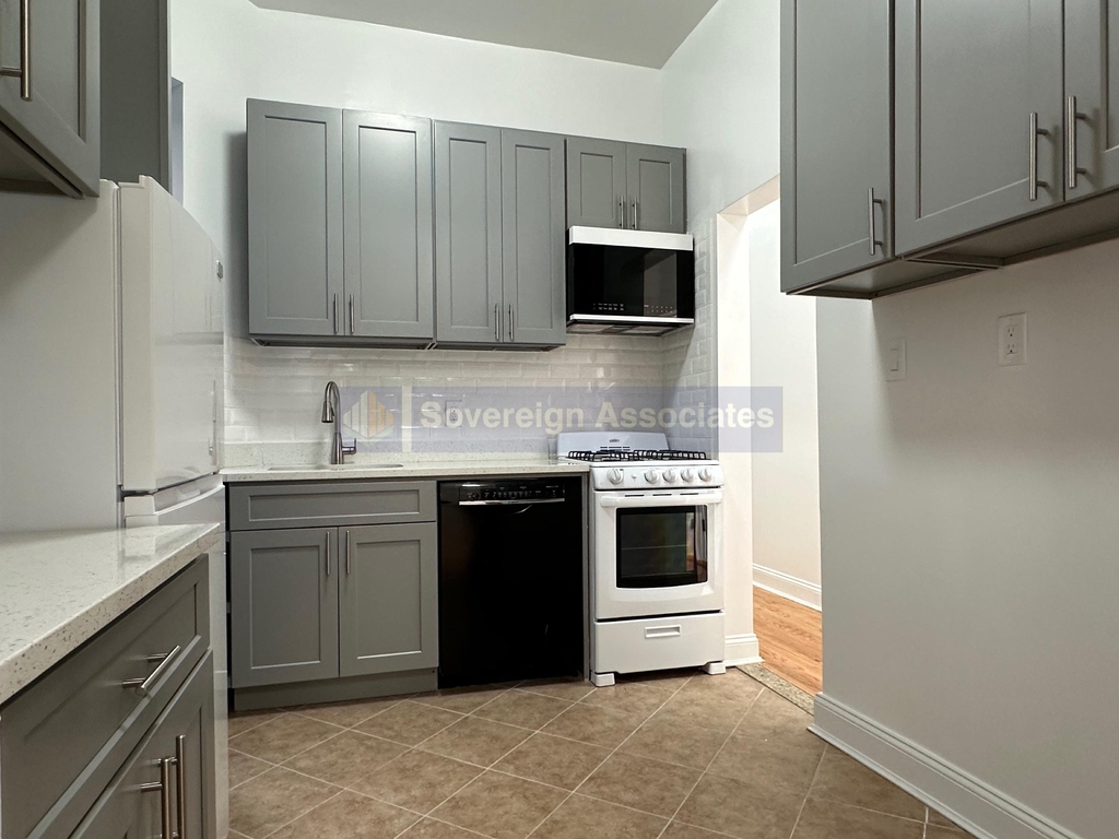 936 Amsterdam Avenue - Photo 4