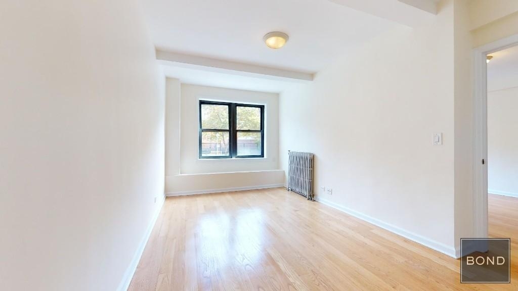 850 Amsterdam Avenue - Photo 2