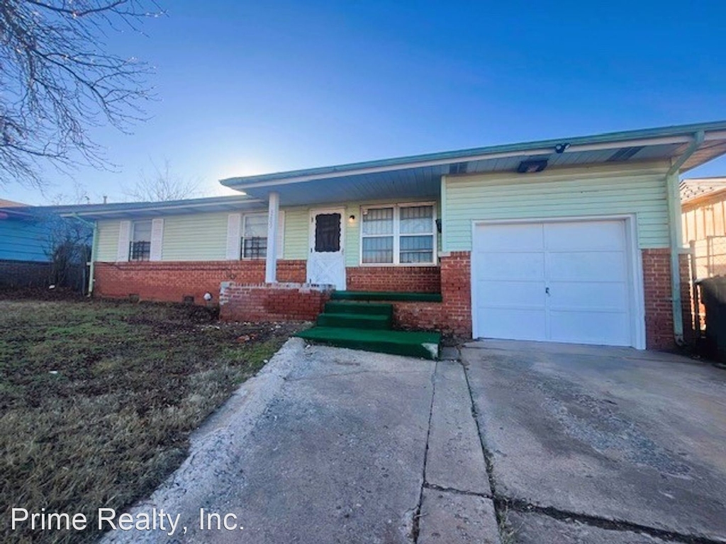 4022 Nw 34 - Photo 1