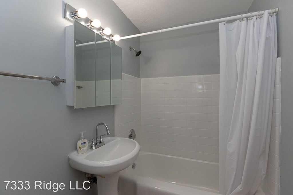 7333 N. Ridge Blvd - Photo 6