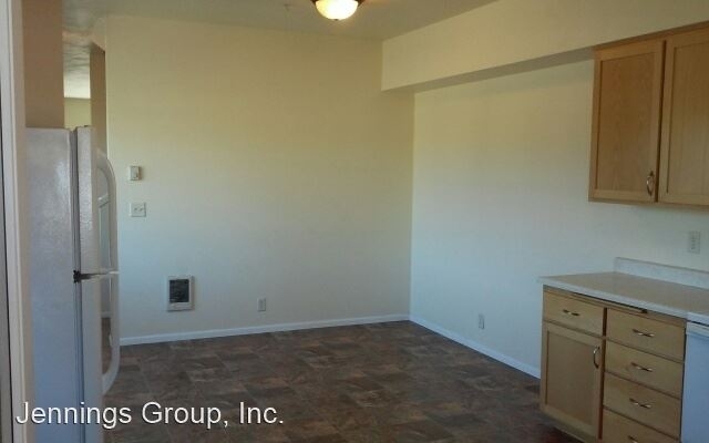 560 East 18th Ave #1-7 - Photo 2