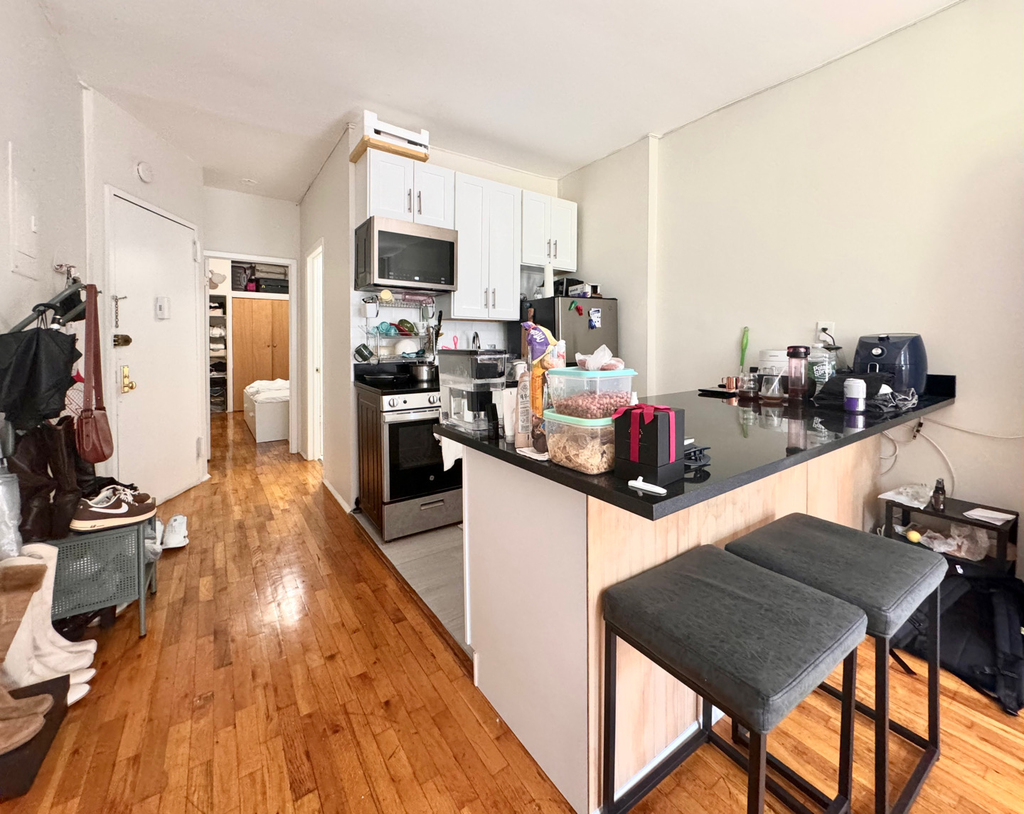 539 West 49th Street - Photo 1