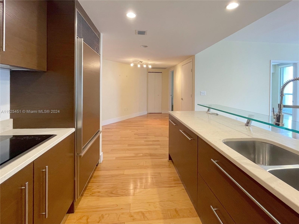 475 Brickell Ave - Photo 2