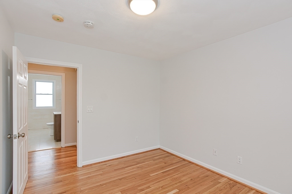 1081 Main St - Photo 32