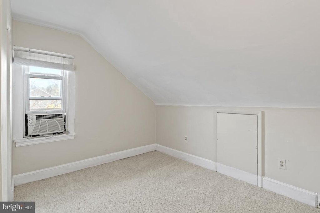 521 E Montgomery Avenue - Photo 13