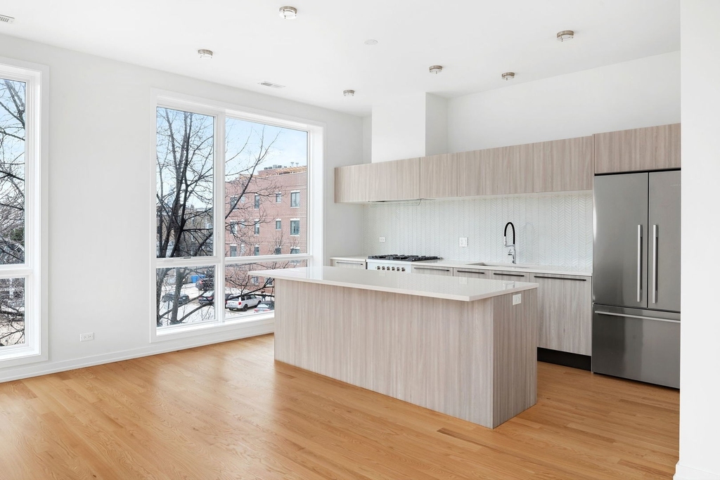 1607 W Le Moyne Street - Photo 4