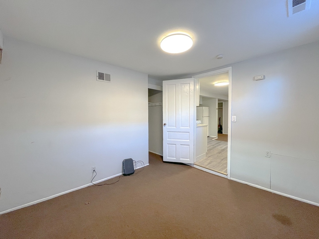 3765 N Kenmore Avenue - Photo 8