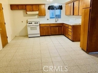 942 Park Avenue - Photo 2