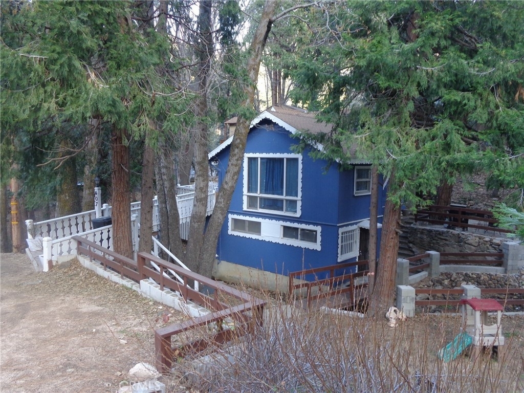 407 Dart Canyon Road - Photo 1