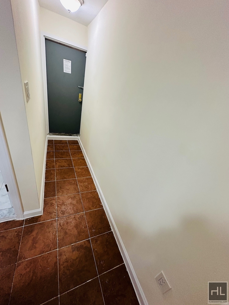 East 78 Street - Photo 14