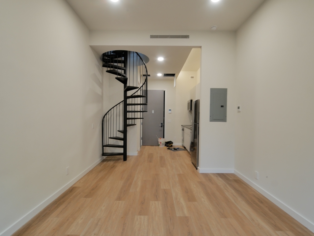 336 East 82nd Street - Photo 1